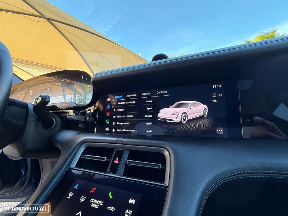 Porsche Taycan 4S - 34