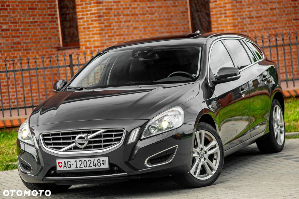 Volvo V60 D5 Geartronic Momentum - 14