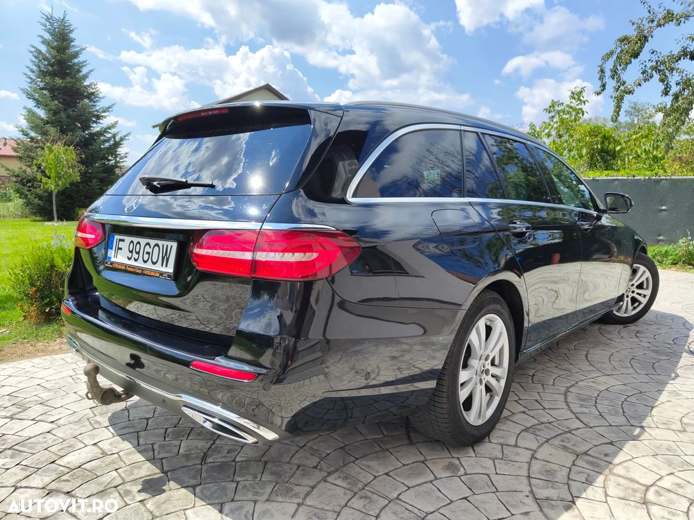 Mercedes-Benz E 220 d 4Matic T 9G-TRONIC - 3