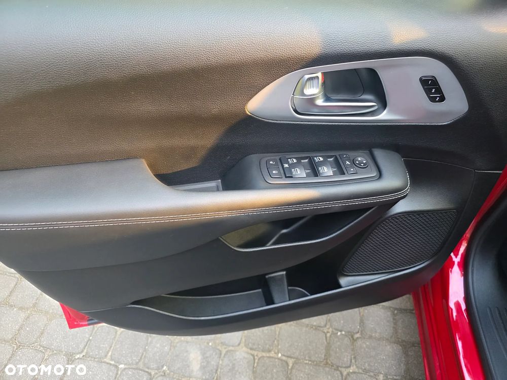 Chrysler Pacifica - 14