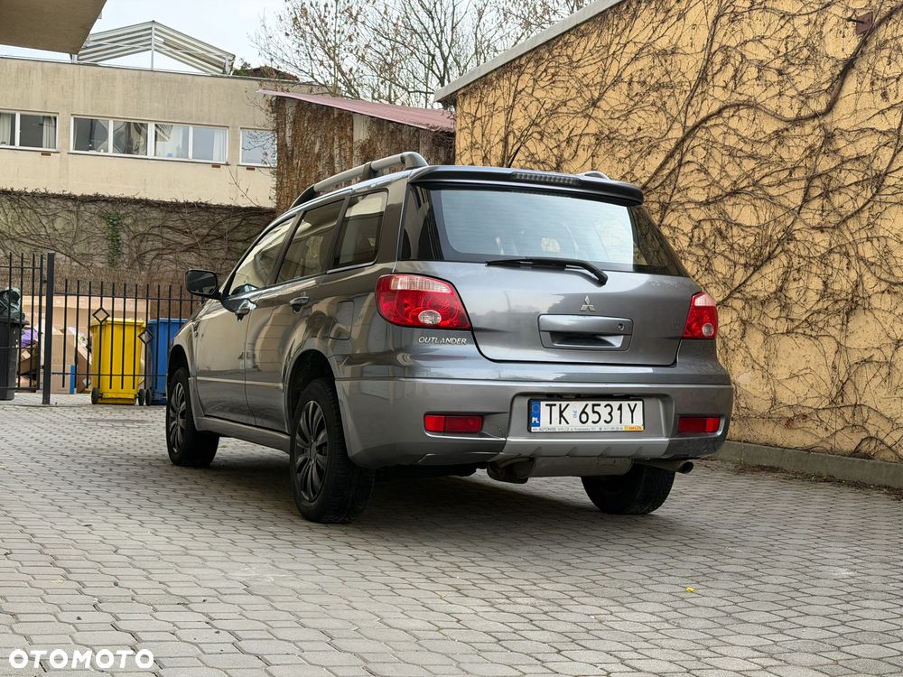 Mitsubishi Outlander 2.0 2WD Invite - 6