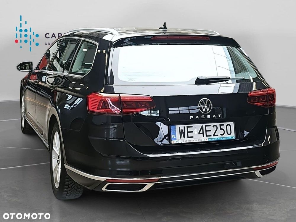 Volkswagen Passat Variant 2.0 TDI EVO Elegance DSG - 24