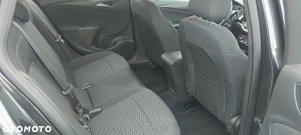 Opel Astra V 1.6 CDTI Dynamic S&S - 9