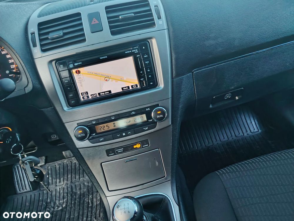 Toyota Avensis - 16