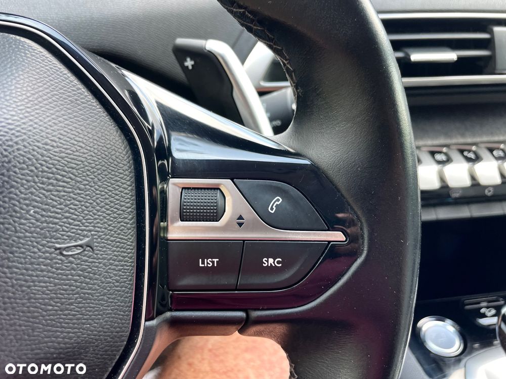 Peugeot 5008 THP 165 EAT6 Allure - 17