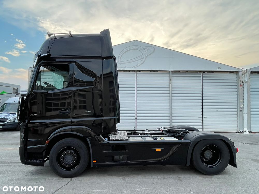 Mercedes-Benz Actros - 5