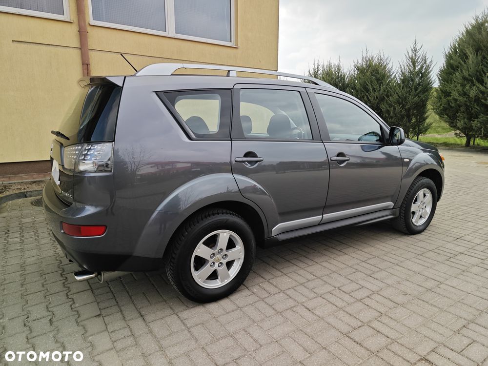 Mitsubishi Outlander - 12