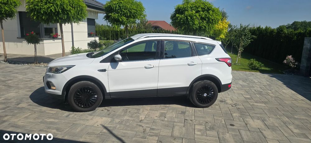 Ford Kuga 1.5 EcoBoost 2x4 Titanium - 4