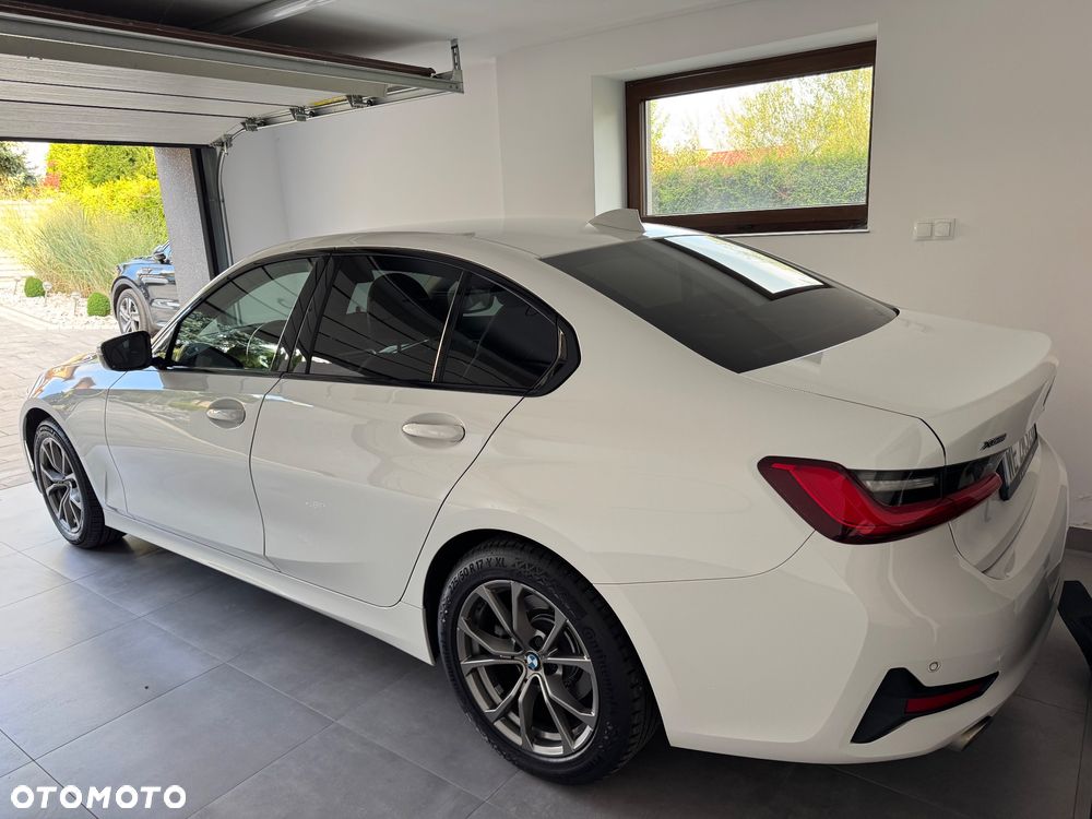 BMW Seria 3 320i xDrive Advantage sport - 29