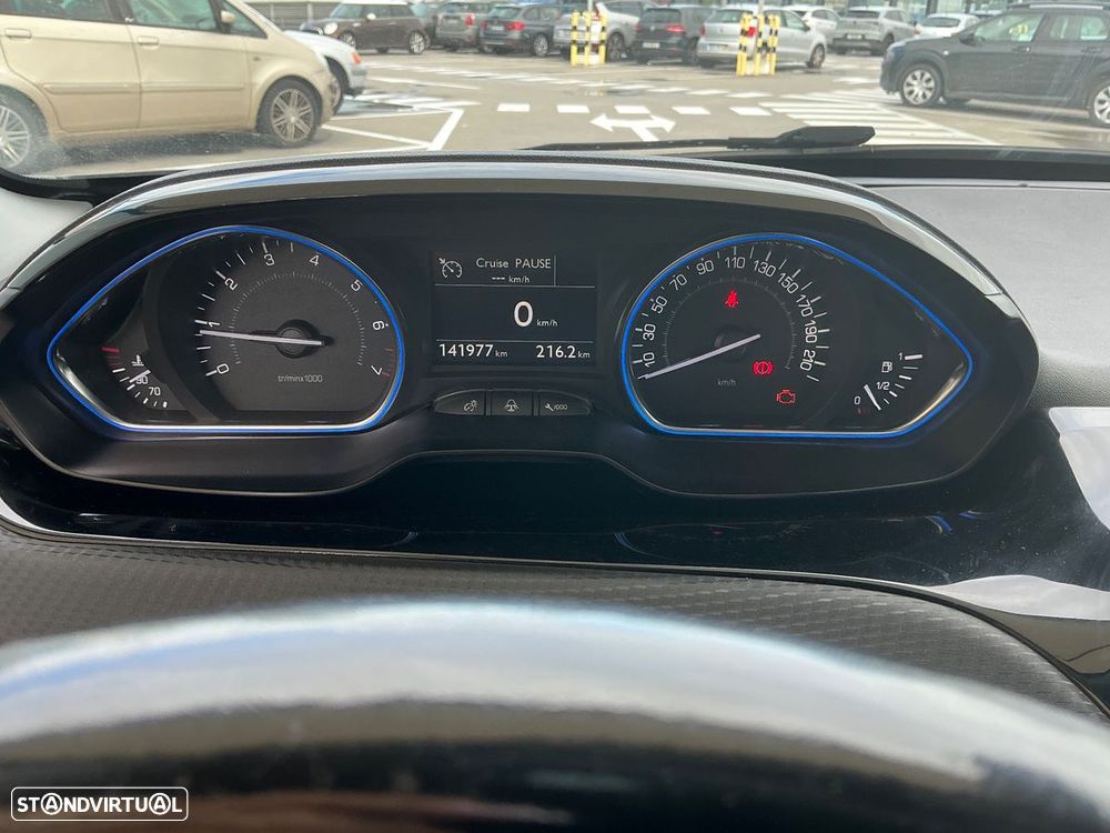 Peugeot 2008 1.2 VTi Allure - 6