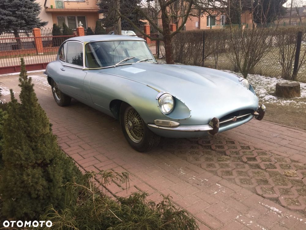 Jaguar E-Type - 1