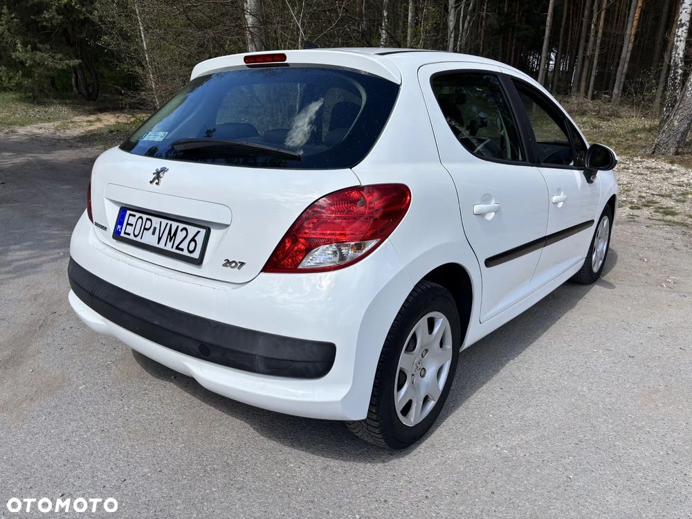 Peugeot 207 - 6