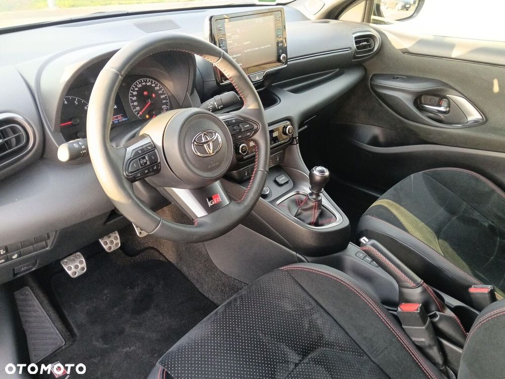 Toyota Yaris - 2