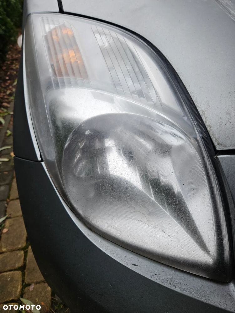 Toyota Yaris II 2 06-11 lampa przód przednia  prawa lewa EU - 2