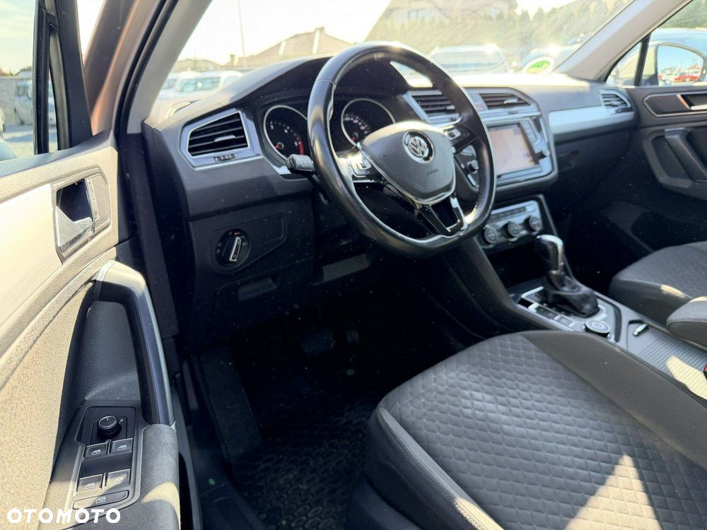 Volkswagen Tiguan - 11