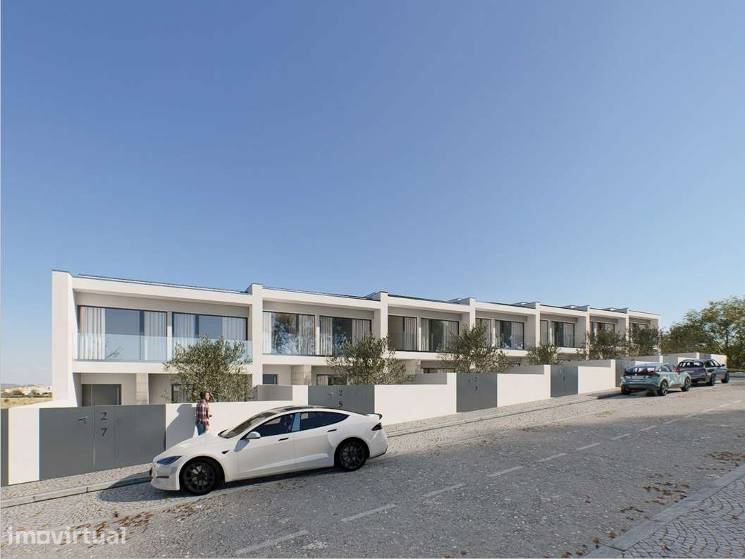 Moradia T3 de Luxo c/piscina - Grande imagem: 2/16