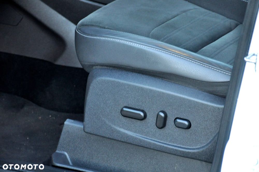 Ford Kuga 1.5 EcoBoost FWD ST-Line ASS GPF - 30