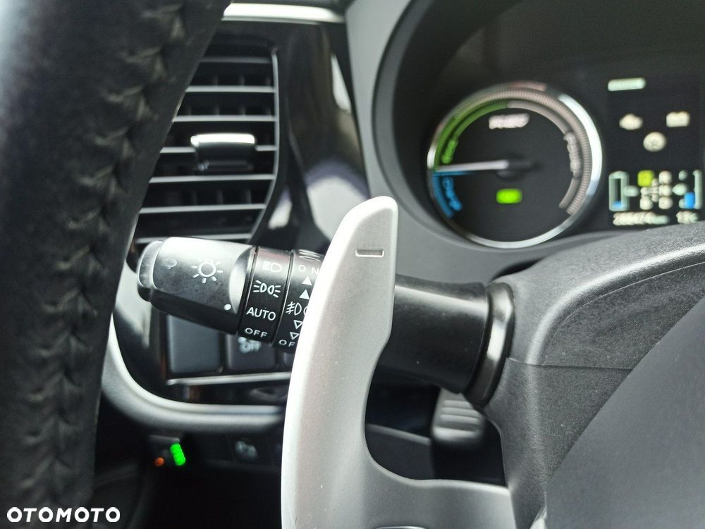 Mitsubishi Outlander - 27