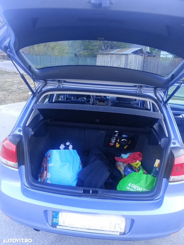 Volkswagen Golf - 10
