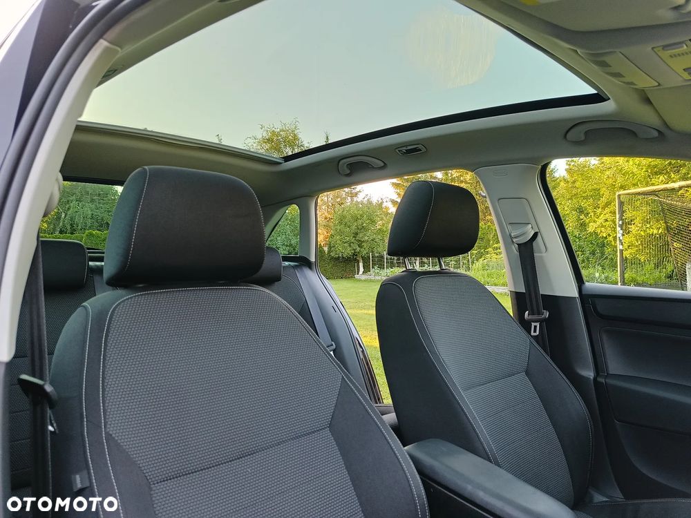 Skoda RAPID 1.6 TDI DSG Elegance - 13