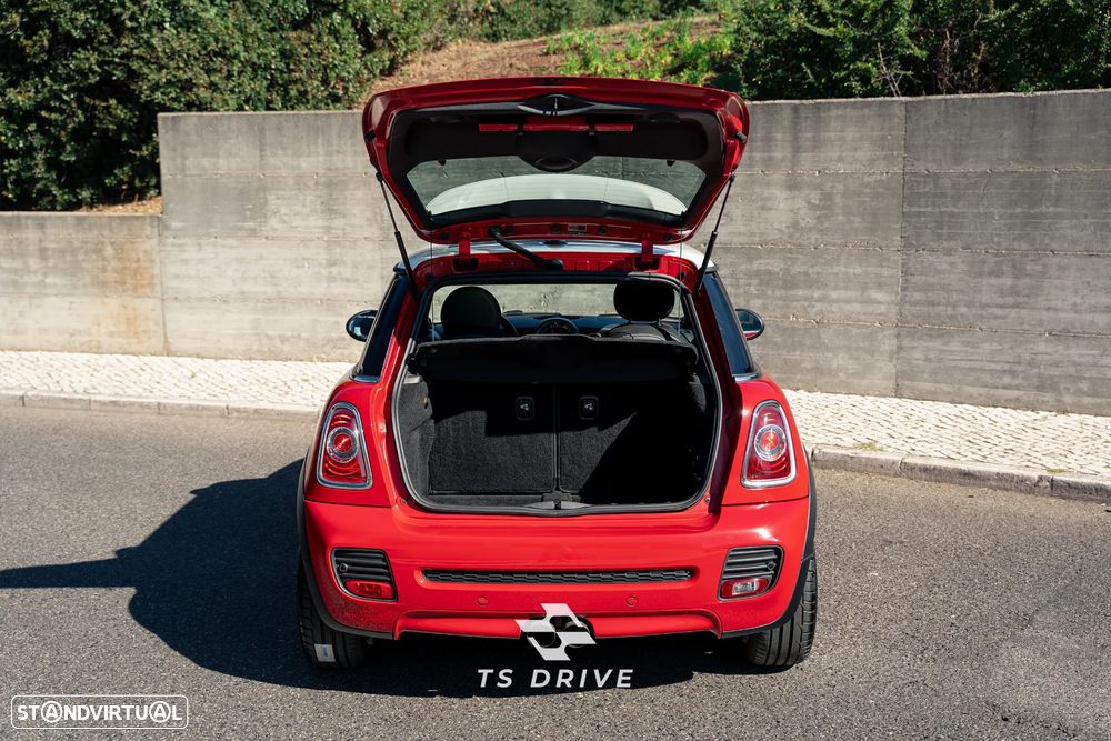 MINI 3 Portas John Cooper Works - 17