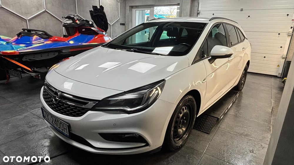 Opel Astra 1.6 CDTI Enjoy - 1