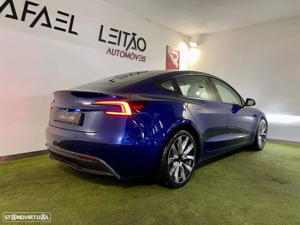 Tesla Model 3 - 10