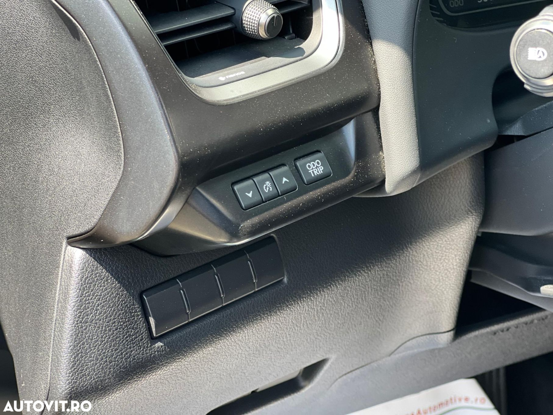 Lexus UX 250h 2.0L HEV 20H- (178 HP) 4X2 CVT Executive - 8