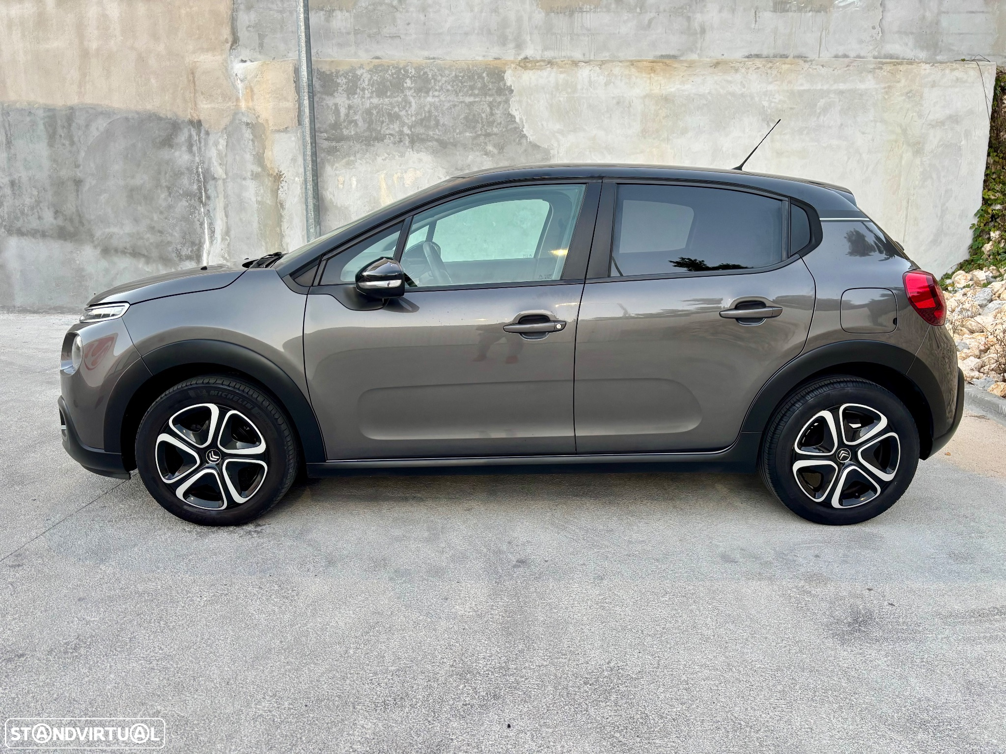 Citroën C3 1.2 PureTech Shine - 17