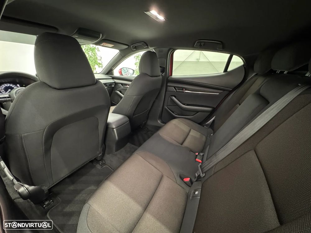Mazda 3 Hatchback 2.0 Sky-X Excellence - 32
