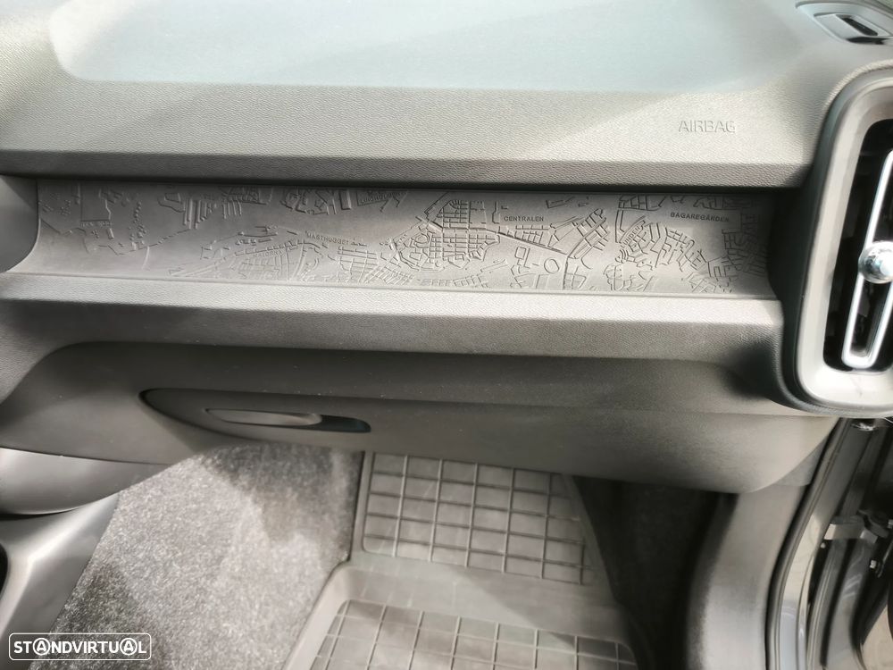 Volvo XC 40 1.5 T3 Tech Edition - 17