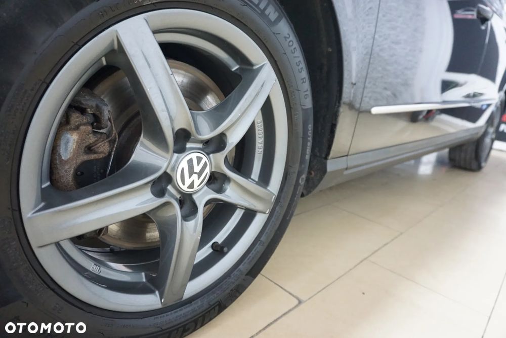 Volkswagen Passat 2.0 TDI DSG Comfortline - 12