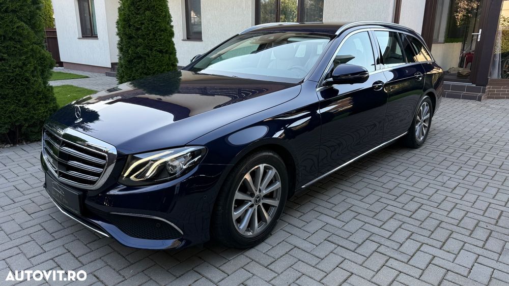 Mercedes-Benz E 220 d 4Matic T 9G-TRONIC Avantgarde - 17