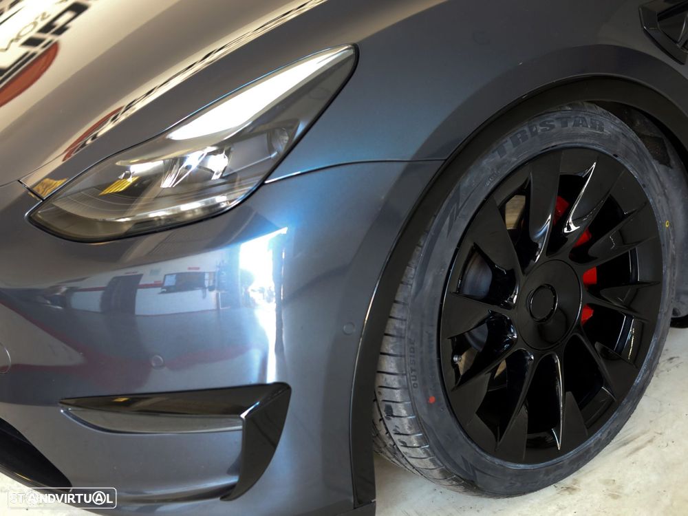 Tesla Model Y Long-Range RWD - 23