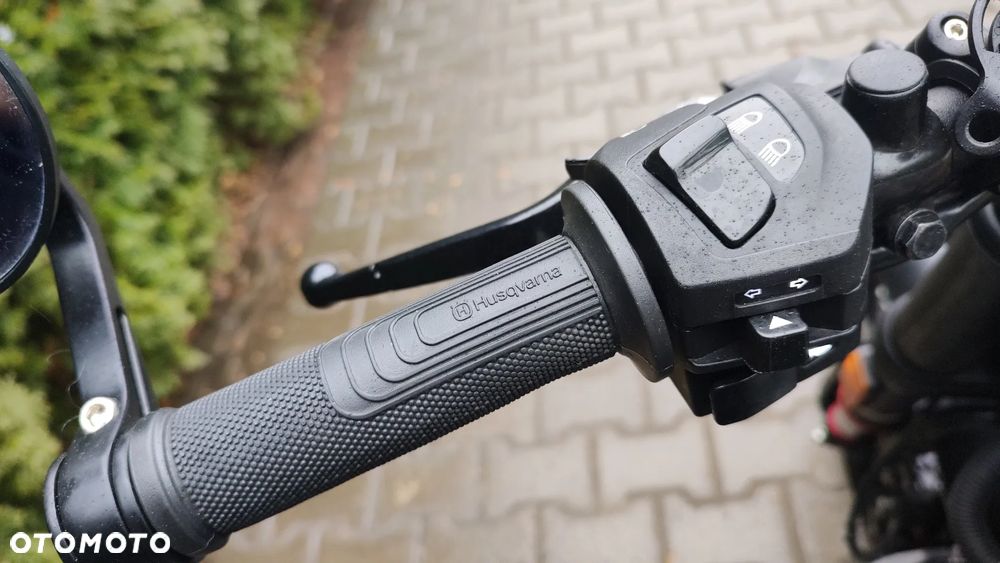 Husqvarna Svartpilen - 10