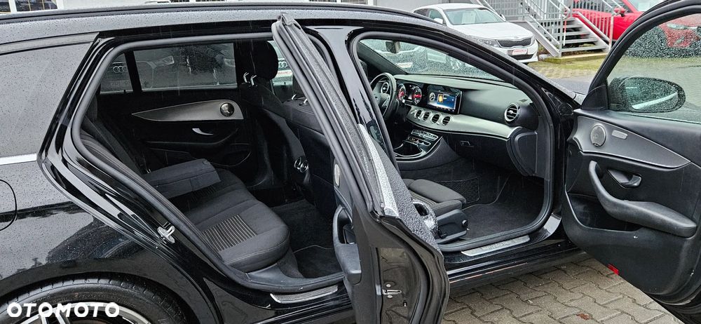 Mercedes-Benz Klasa E 200 d T 9G-TRONIC - 18