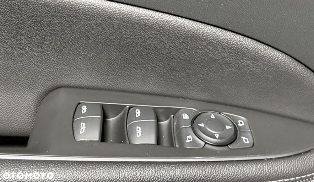 Opel Insignia - 11
