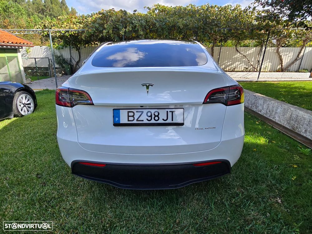 Tesla Model Y Long Range Dual Motor AWD - 6