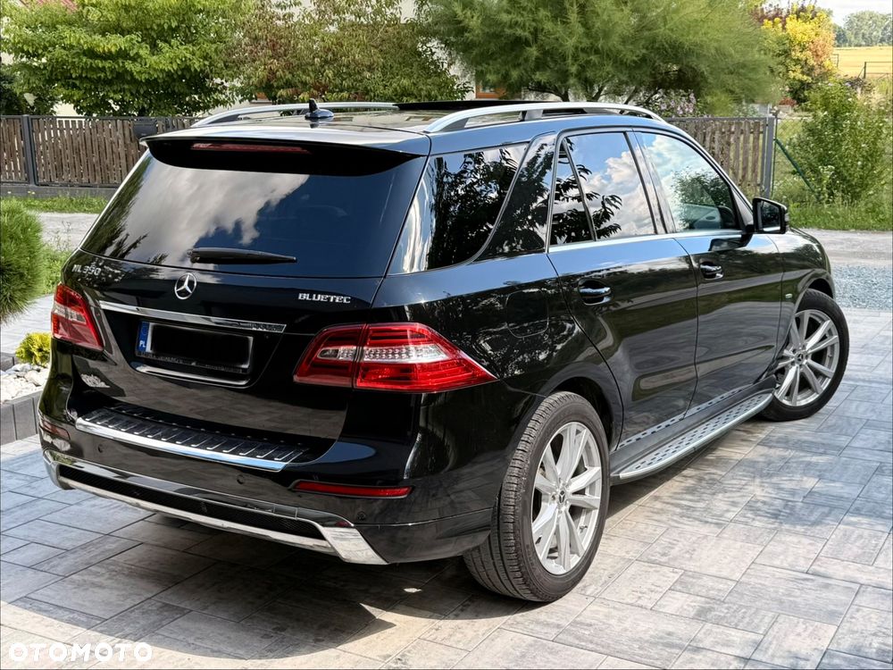 Mercedes-Benz ML - 10