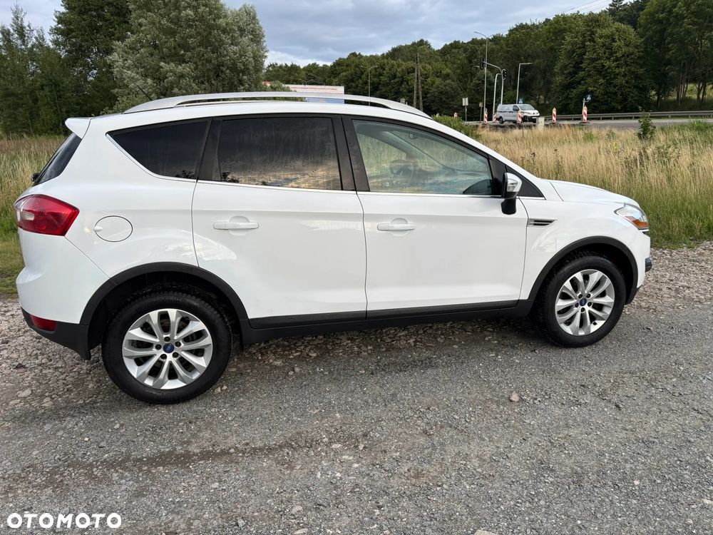 Ford Kuga 2.0 TDCi 2x4 Titanium - 5