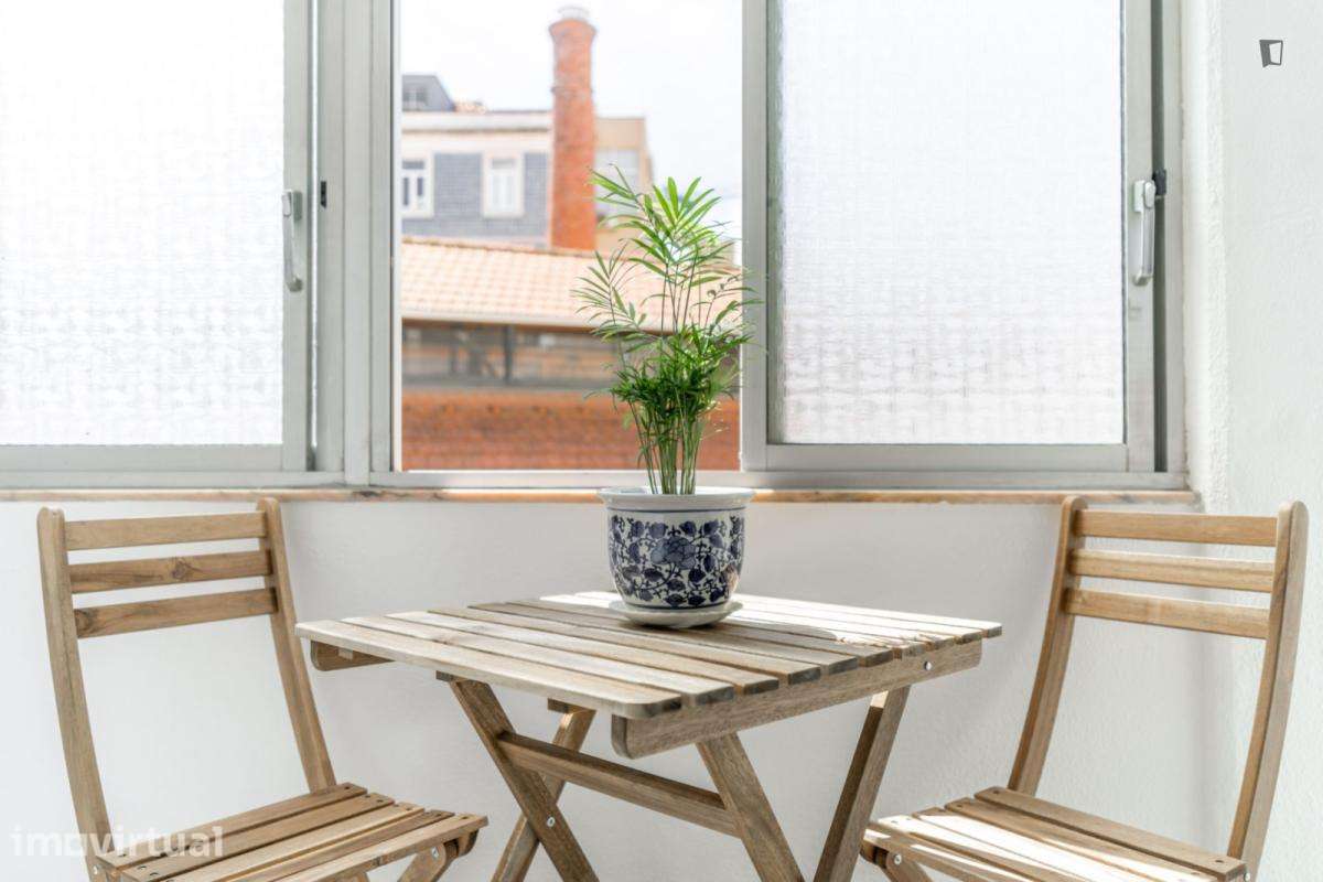 Quarto - localizado em Anjos Lisbon - Grande imagem: 5/13