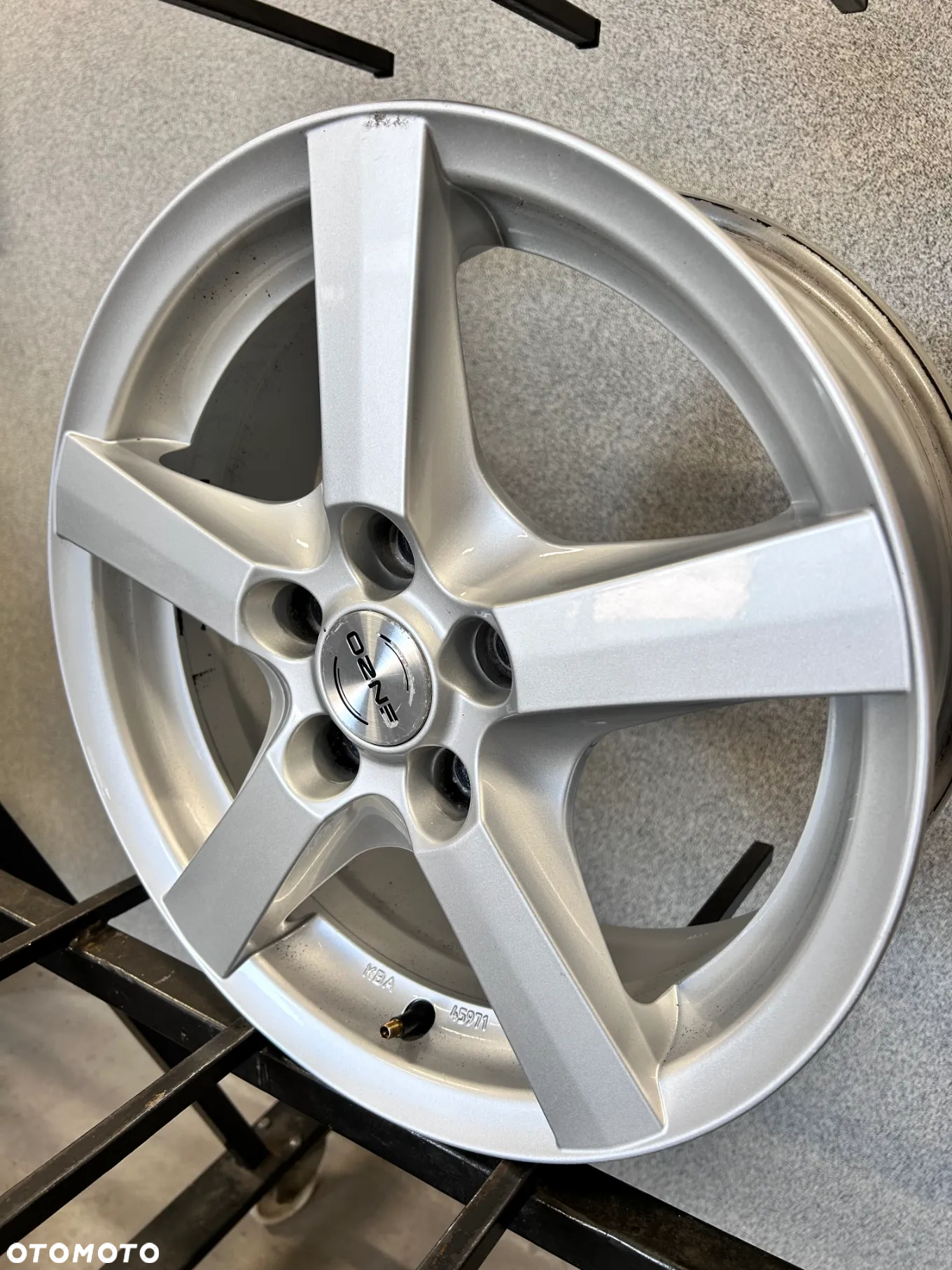 4 FELGI ALU. VW GOLF 5,6,TOURAN,CADDY,SEAT LEON 2, SKODA OCTAVIA 2 16''  6,5J  ET45 - 7
