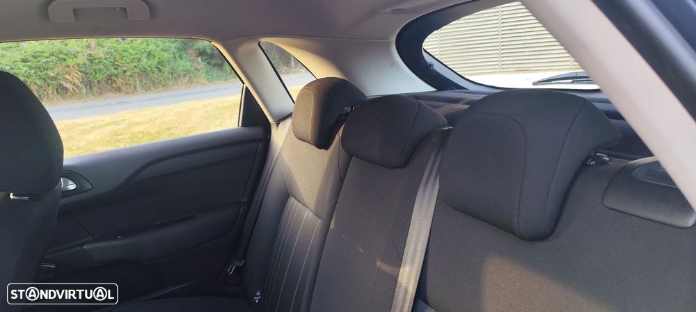 Citroën C4 1.6 HDi SX - 15