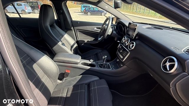 Mercedes-Benz Klasa A 180 - 16