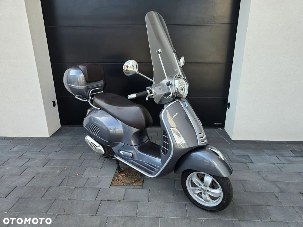 Piaggio Vespa - 2