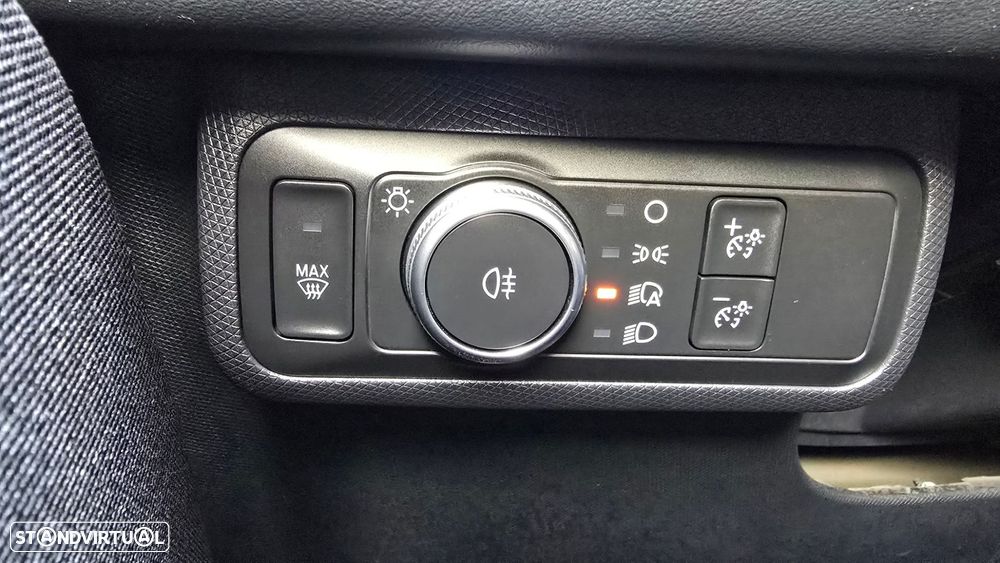 Ford Mustang Mach-E - 12