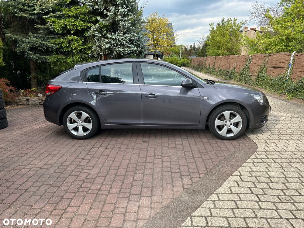Chevrolet Cruze 1.8 LTZ - 25
