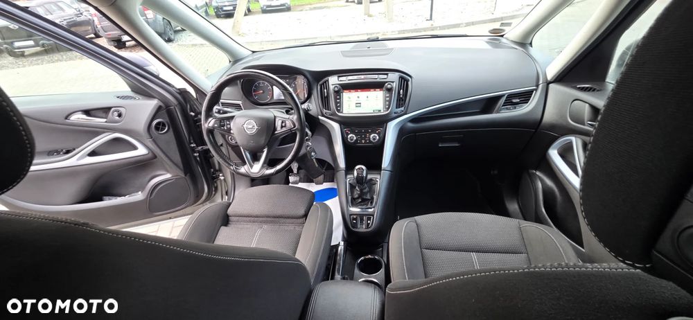 Opel Zafira 2016