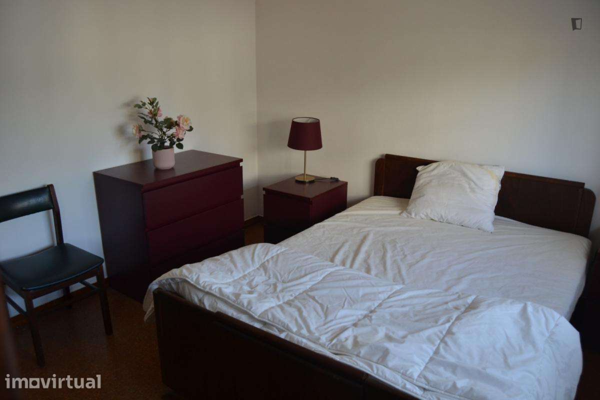 Quarto - localizado em Lisbon - Grande imagem: 3/16