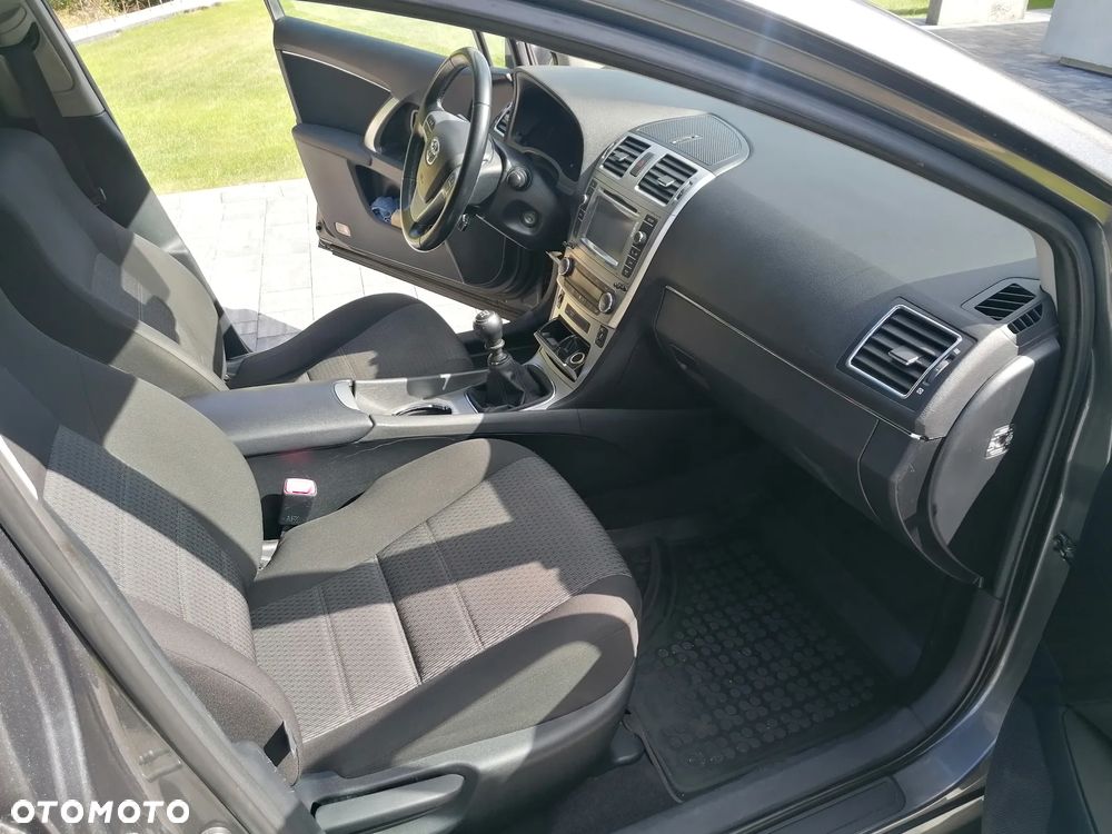 Toyota Avensis 2.0 D-4D Comfort - 20